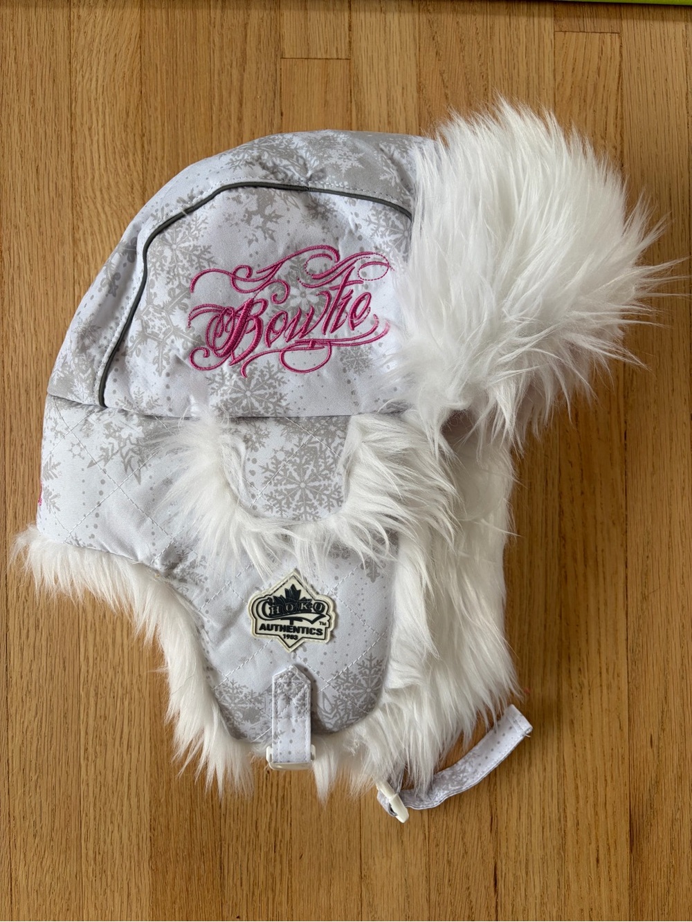 Vintage White Faux-Fur Trapper Hat with Pink Embroidery